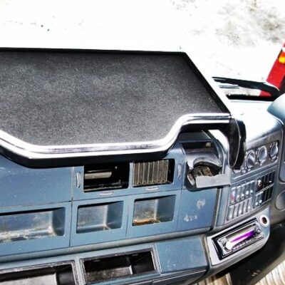 MAN TGA XXL Dashboard Table