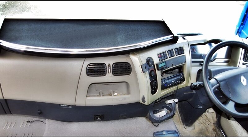 RENAULT PREMIUM / KERAX Dashboard Table