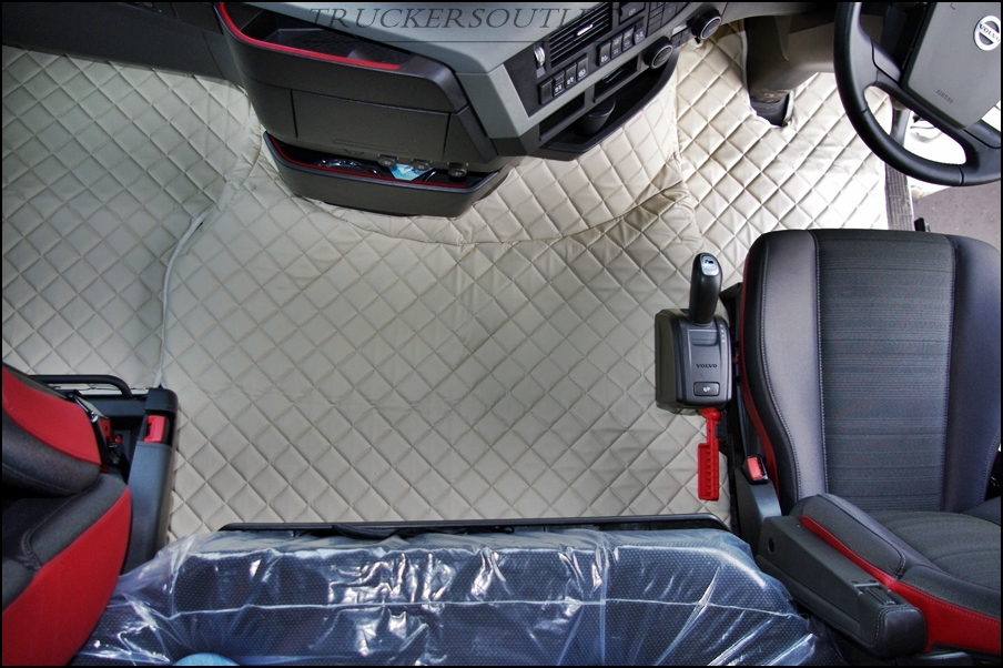 VOLVO FH4 LEATHERETTE FLOOR SET - Image 5